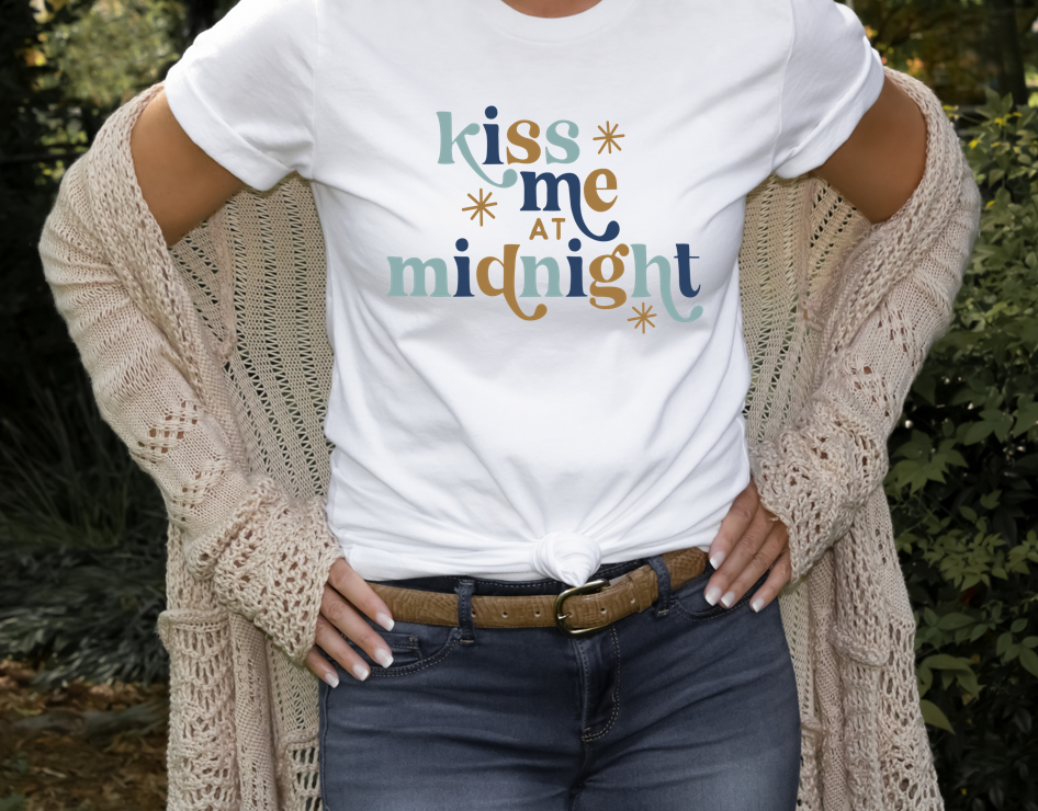 kiss me at midnight (Short & Long-Sleeve)